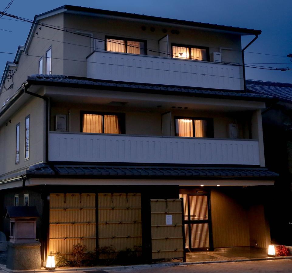 Kamon Higashiyama Shichijo